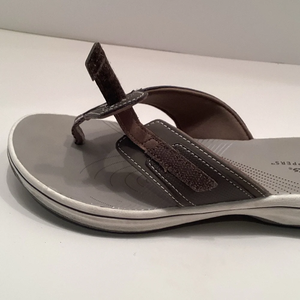 Clarks Cloudsteppers size 7 Dark Brown Sandals. NEW. (A3) - Picture 9 of 10